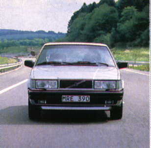 wegfoto voorzijde Volvo 780