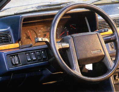 Dashboard Volvo 780