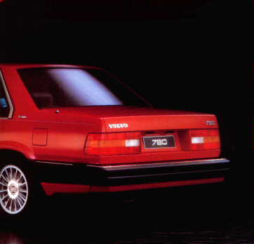 Achterzijde zilveren Volvo 780